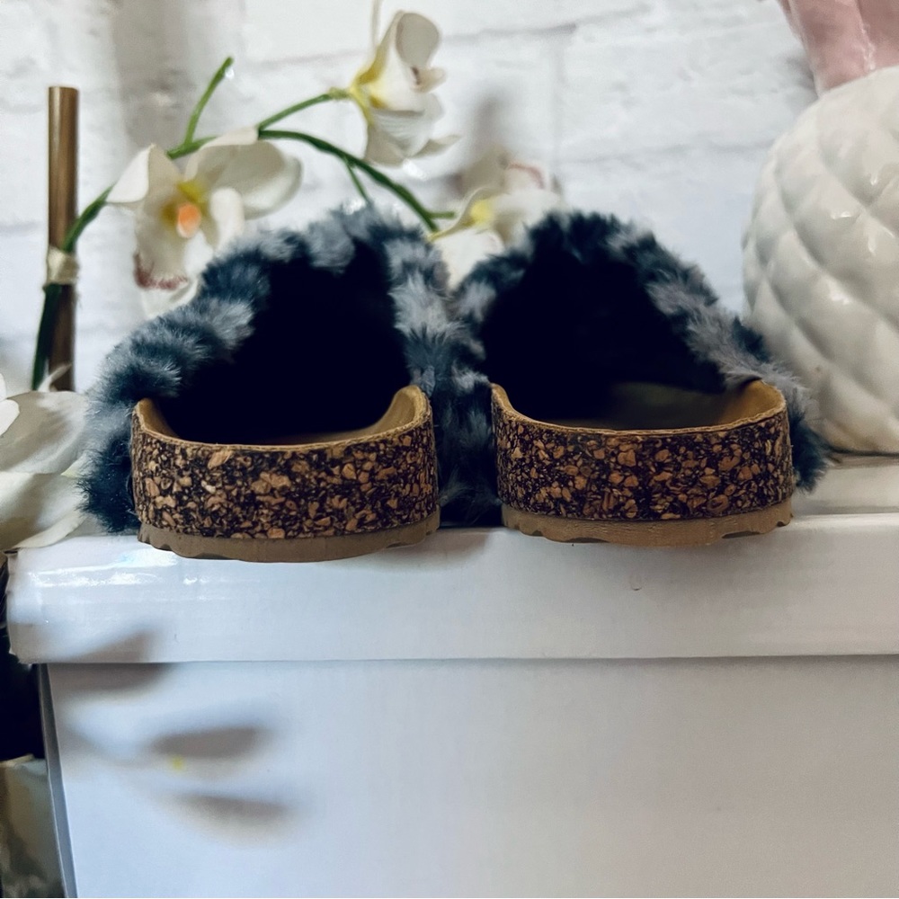 Fluffy Leopard Clogs - Picture 6 of 10